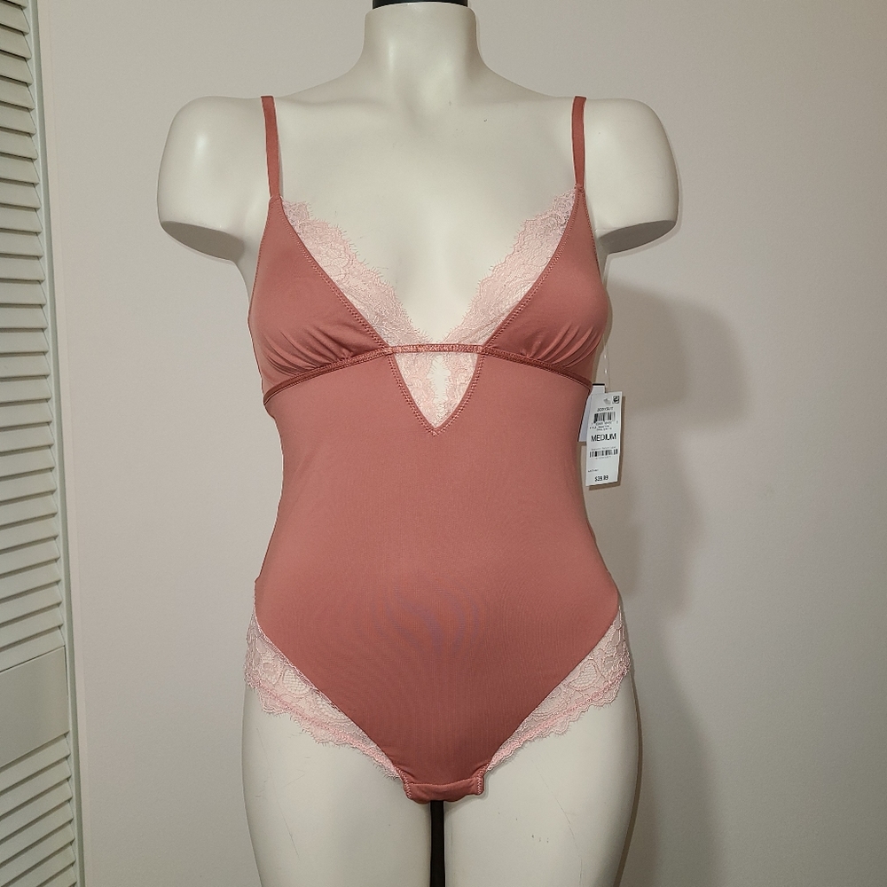 Lace trim thong bodysuit clay color M